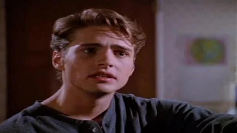 Кадры из сериала Беверли-Хиллз 90210 (1990)