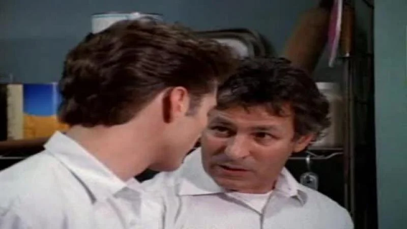 Кадры из сериала Беверли-Хиллз 90210 (1990)