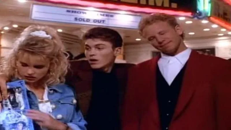 Кадры из сериала Беверли-Хиллз 90210 (1990)