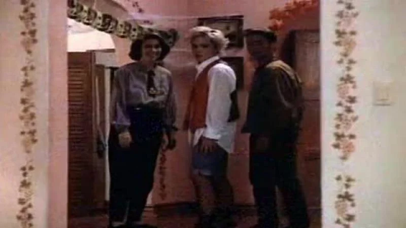 Кадры из сериала Беверли-Хиллз 90210 (1990)